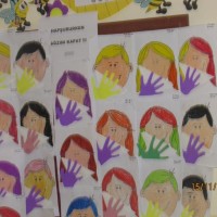  artık materyaller ,sınıf süsleri,kağit işleri,atatürk haftasi ,davetiye kartları, (119)