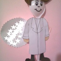  artık materyaller ,sınıf süsleri,kağit işleri,atatürk haftasi ,davetiye kartları, (1904)