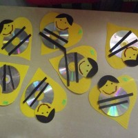  artık materyaller ,sınıf süsleri,kağit işleri,atatürk haftasi ,davetiye kartları, (308)