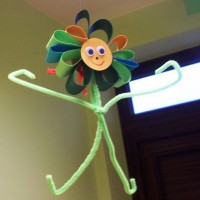  artık materyaller ,sınıf süsleri,kağit işleri,atatürk haftasi ,davetiye kartları, (324)