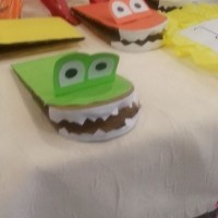  artık materyaller ,sınıf süsleri,kağit işleri,atatürk haftasi ,davetiye kartları, (847)