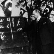 atatürk-ve-harf-inkılabı