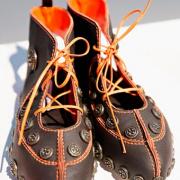 çarık-tarzı-modern-bağcıklı-ayakkabı-manolo-blahnik-