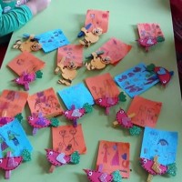 okul öncesınde kağit işler, duvar süsü ,davetiye kartları ,suluboya  çalişması (4582)