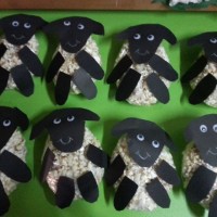 okul öncesınde kağit işler, duvar süsü ,davetiye kartları ,suluboya  çalişması (4661)