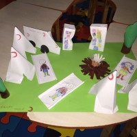 okul öncesınde kağit işler, duvar süsü ,davetiye kartları ,suluboya  çalişması (4727)