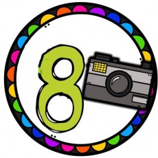 Sayı 8 ve Fotoğraf Makinesi Temalı Eğitsel Grafik