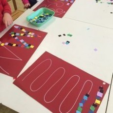 Çocuklar İçin Renkli Mozaik Çalışması - 3 Adet Kırmızı Kağıt ve Mozaik Parçaları ile Eğitsel Aktiviteler