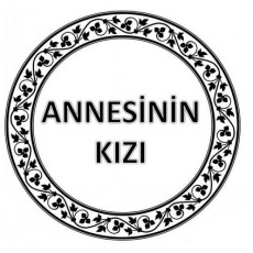 Annesinin Kızı Yazılı Sanatsal Tasarım