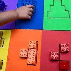 LEGO Yapı Blokları ile Renkli Şekil Tanıma ve Eşleştirme Eğitimi (6 - Altı Renk)