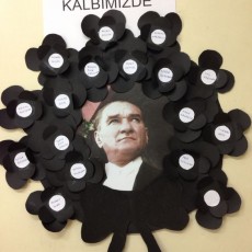 Atatürk Anma Çiçekleri: Kalbimizde Atatürk