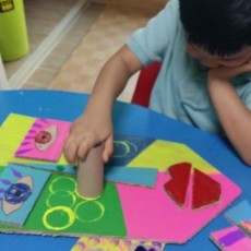 Çocuk Sanat Etkinliği: Renkli Kartonlarla Şekil Oluşturma