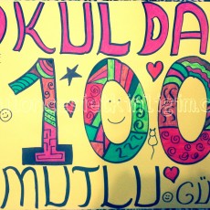 Okulda 10 (On) Mutlu Gün Temalı Renkli El İşi Kartı