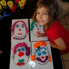 Çocuk Sanat Eseri: Renkli Yüz Çizimleri ve Modelleme Oyun Hamuru Çalışması