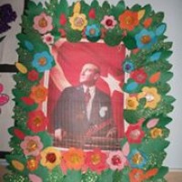 atatürk köşesi ,gelişim dosyası süslemesı .maske kağit işleri,sınıf süsleri ,artık materyal  (425)