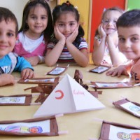kagit işleri ,artık materyal ,sınıf süsü(934).JPG