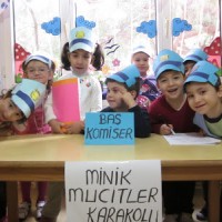 kagit işleri ,artık materyal ,sınıf süsü(994).JPG