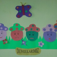 okul öncesınde kağit işler, duvar süsü ,davetiye kartları ,suluboya  çalişması (4320)