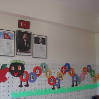 okul öncesınde kağit işler, duvar süsü ,davetiye kartları ,suluboya çalişması (5467)