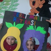 okul öncesınde kağit işler, duvar süsü ,davetiye kartları ,suluboya çalişması (6837)